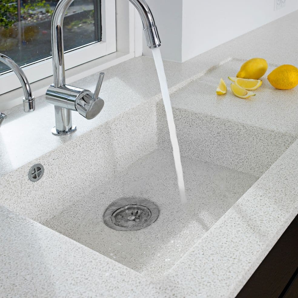 e14859e9-0a03-4e79-8a8e-363c5242e4e2-6374117